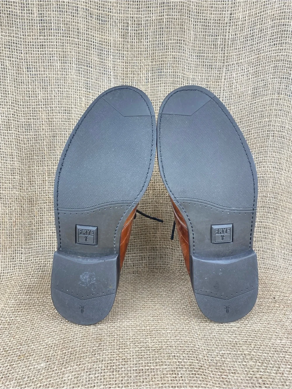 Frye these chukka